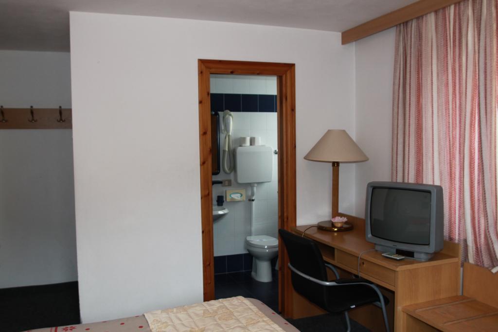 Hotel Genziana Пассо-Стельвио Экстерьер фото